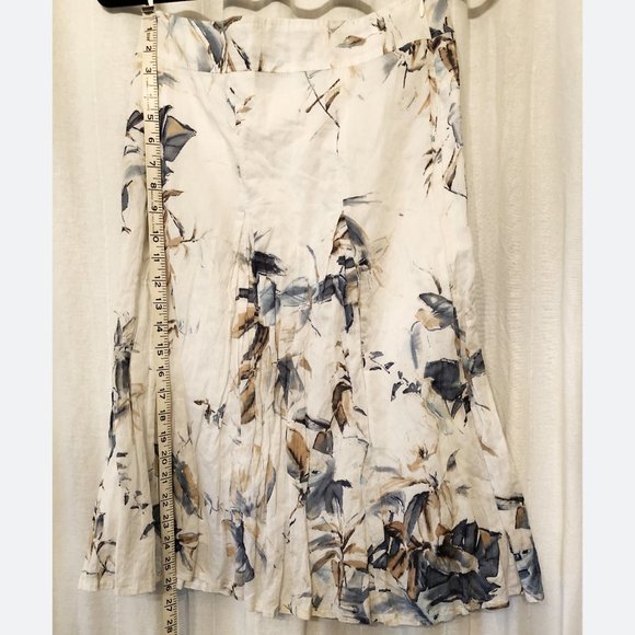 Floral Knee Length Skirt - Picture 13 of 15